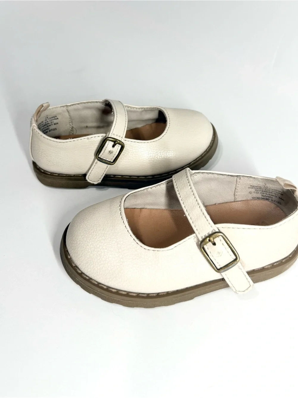 Old Navy Cream Mary Jane Strap Dress Shoes